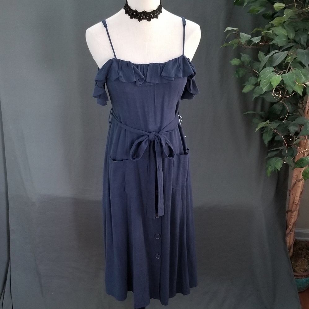 NEW Fashion on Earth M linen cold shoulder dress
